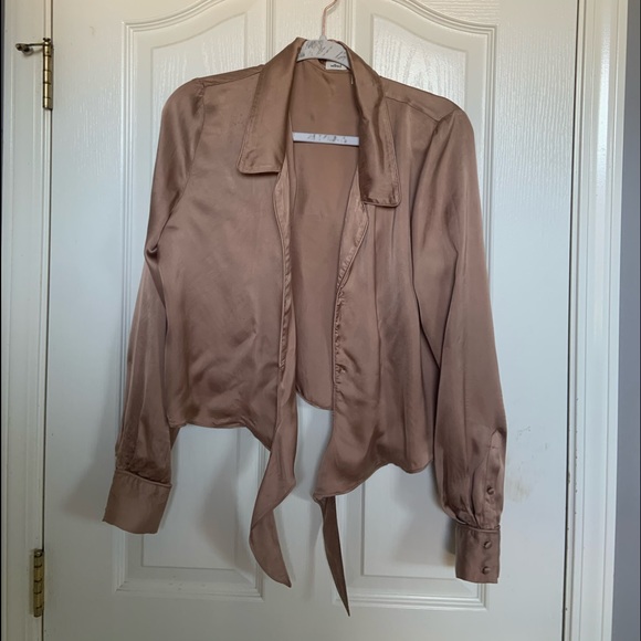 Wilfred Aritzia Long Sleeve Tan Blouse with Tie-up Knot - Picture 2 of 9